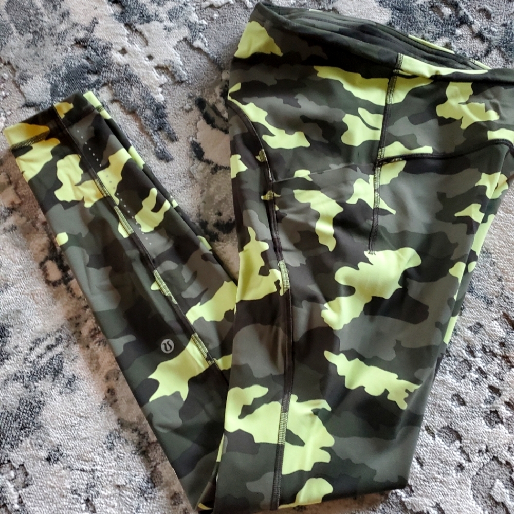 Lululemon Camo Swift Speed HR tight 28"